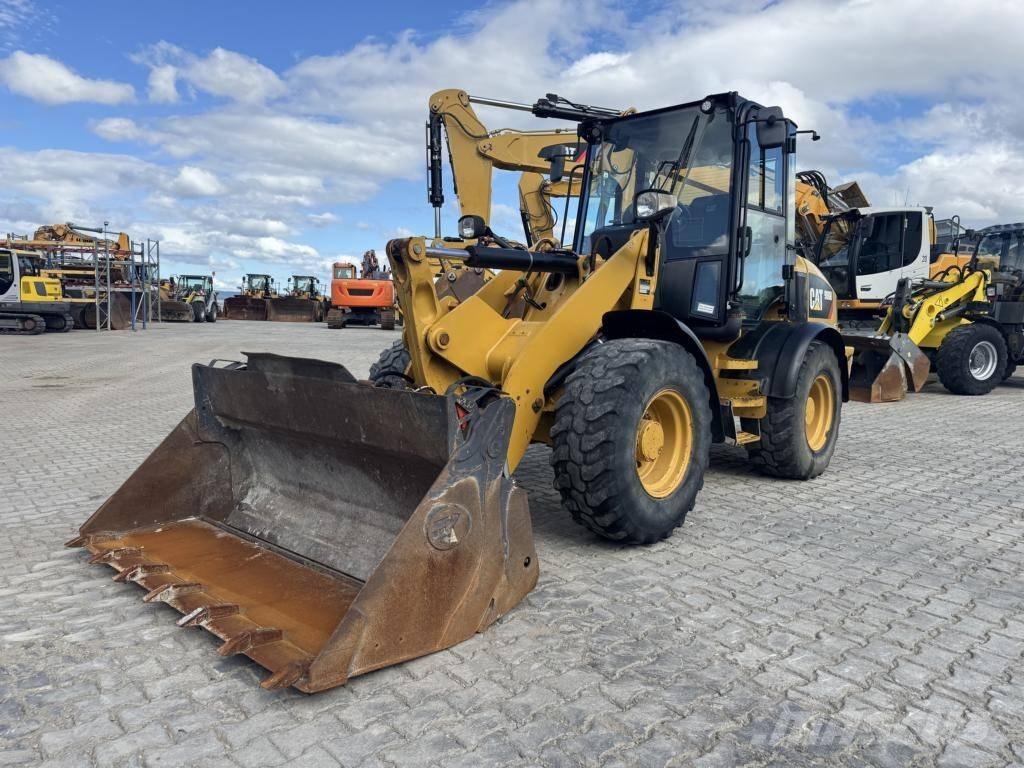 CAT 908M Cargadoras sobre ruedas