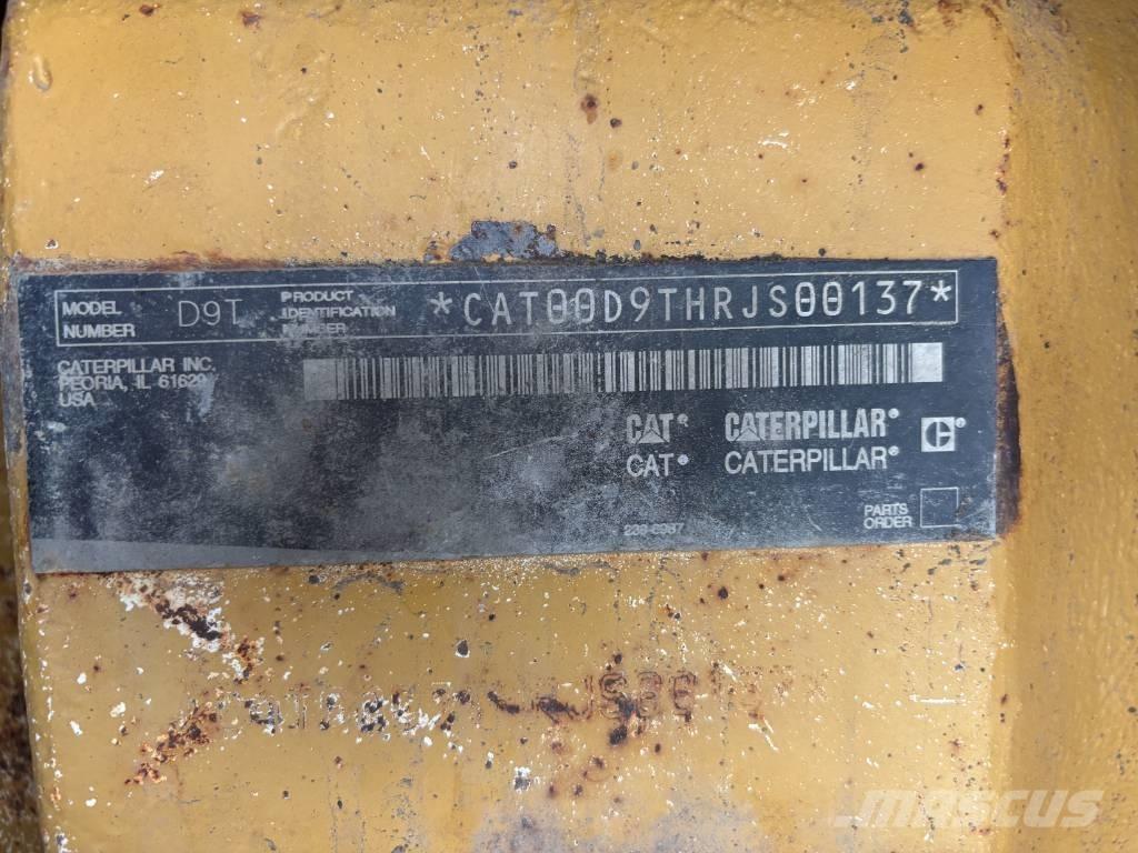 CAT D 9 T Buldozer sobre oruga