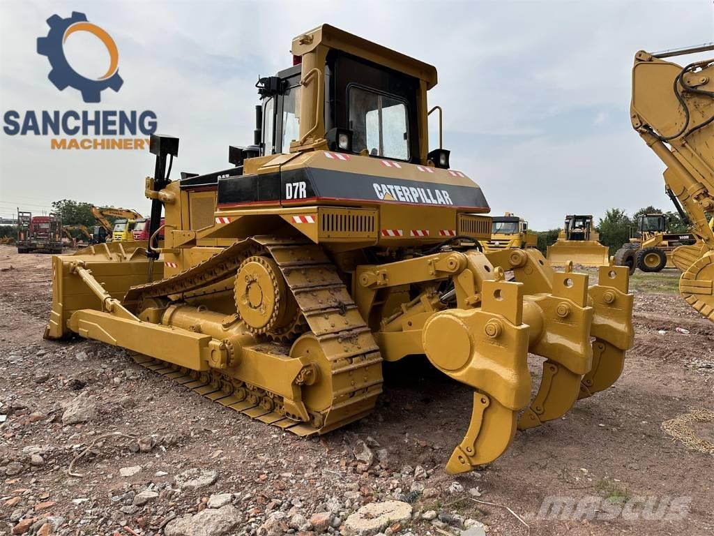 CAT D 7 R Buldozer sobre oruga