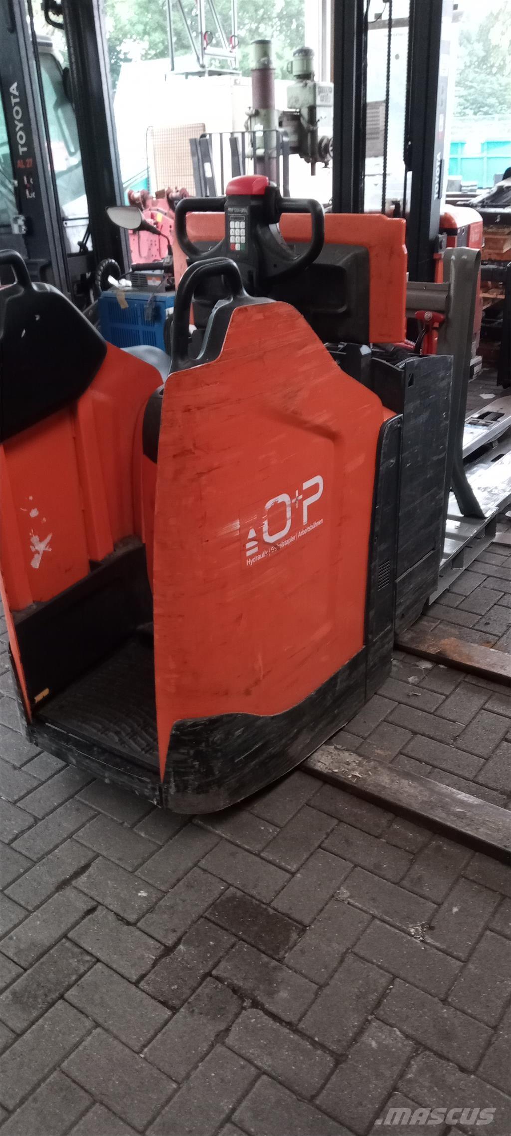 Toyota LPE 250 Apiladores eléctricos