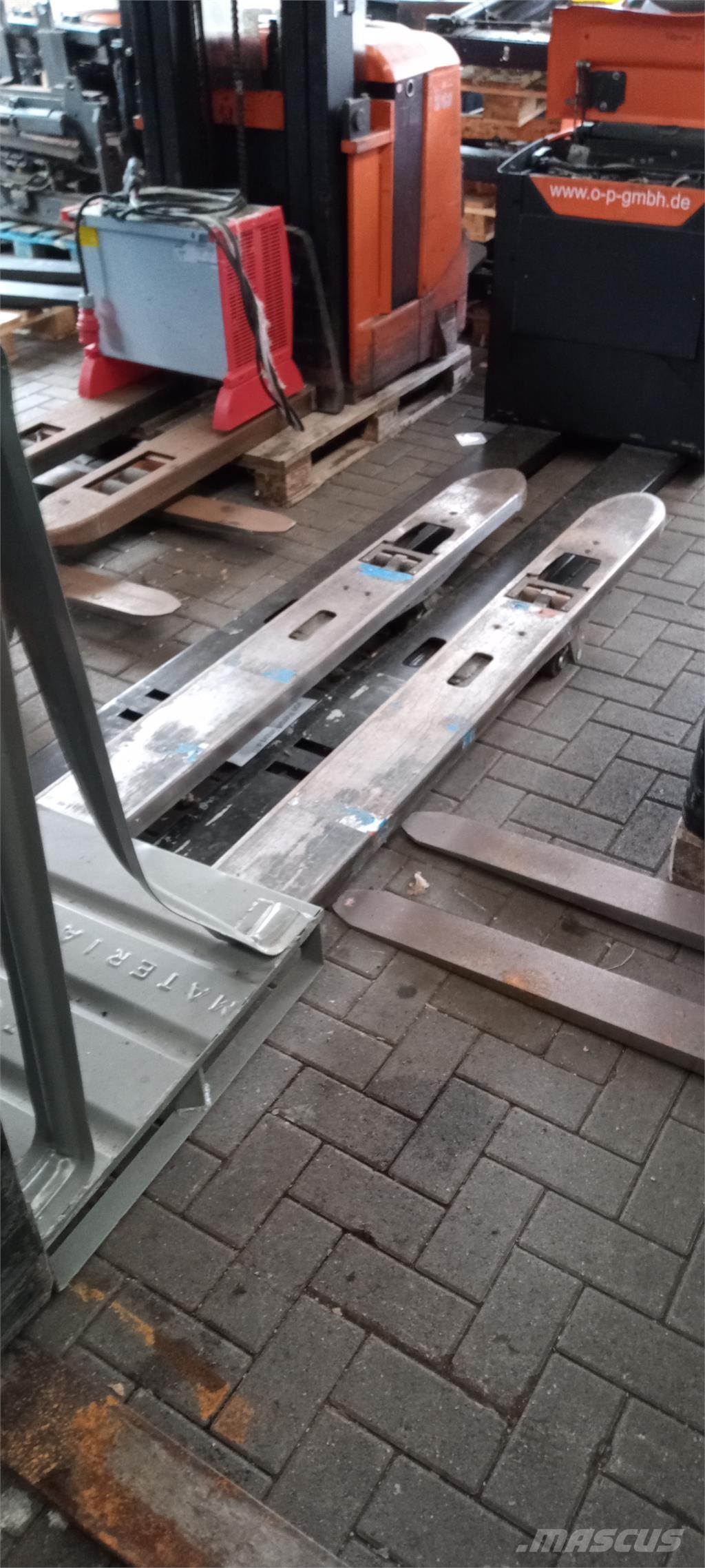 Toyota LPE 250 Apiladores eléctricos