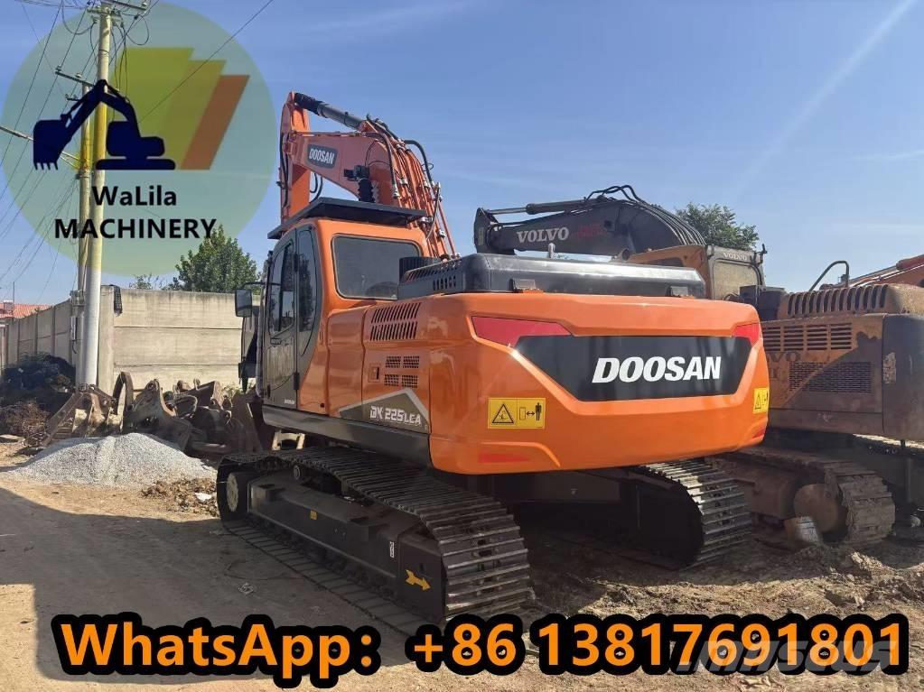 Doosan DX 225 LCA Excavadoras de cadenas