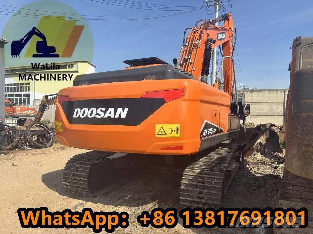 Doosan DX 225 LCA Excavadoras de cadenas