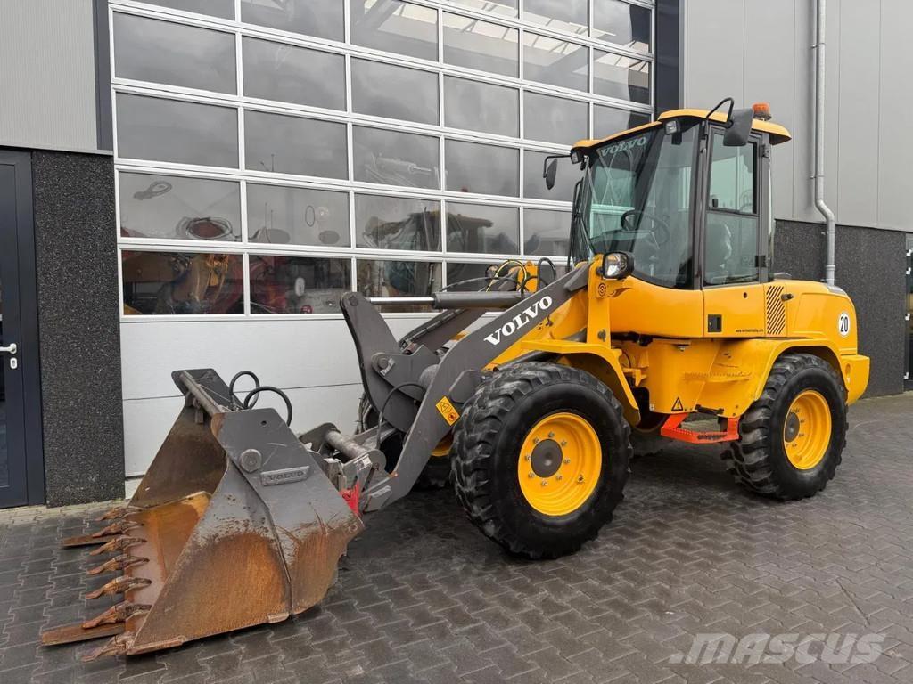 Volvo L30G Cargadoras sobre ruedas