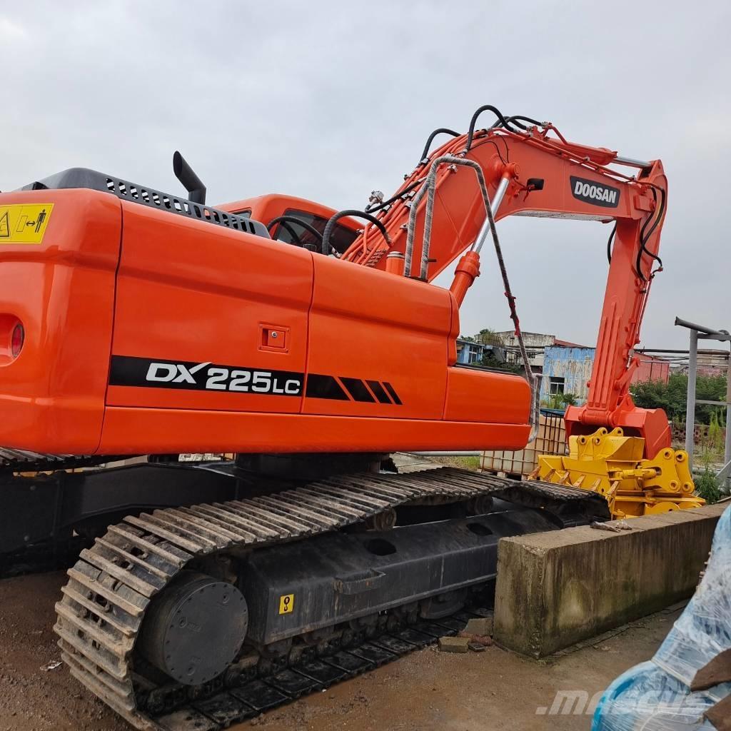 Doosan DX 225 Excavadoras de cadenas