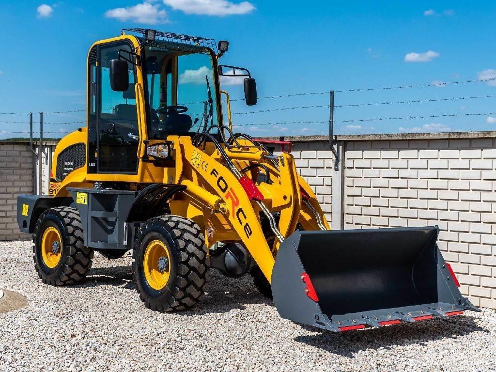 Force 915 lux Cargadora forestal
