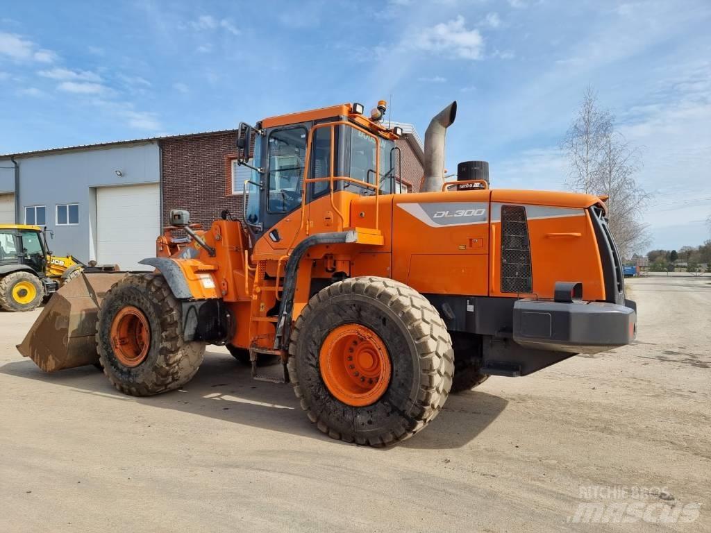 Doosan DL 300-5 Cargadoras sobre ruedas