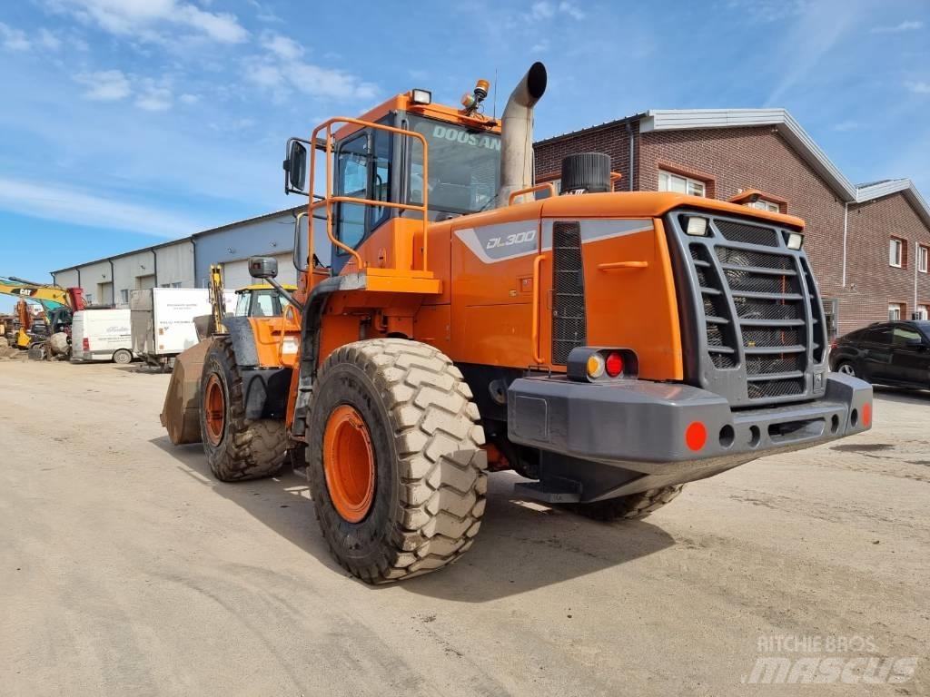 Doosan DL 300-5 Cargadoras sobre ruedas