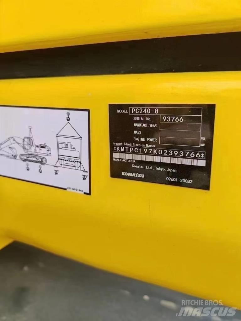 Komatsu 240LC-8 Excavadoras de cadenas