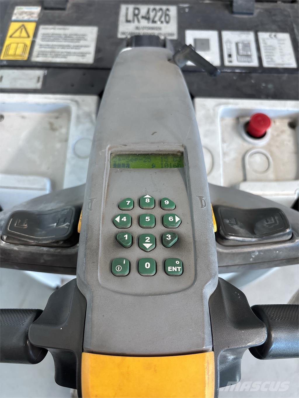 UniCarriers PDP200 Apiladores eléctricos autopropulsados