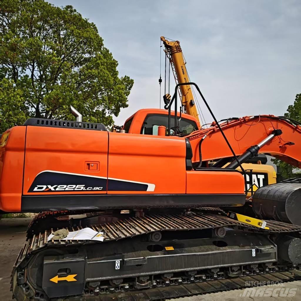 Doosan DX 225 Excavadoras de cadenas