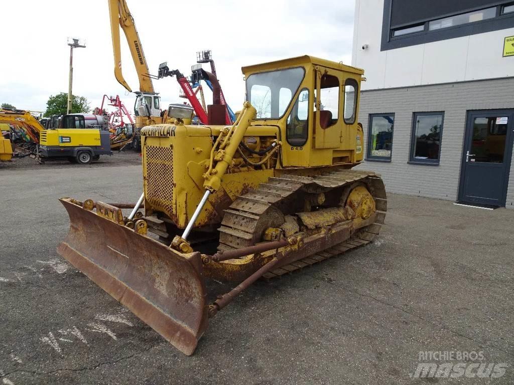 CAT D4D Buldozer sobre oruga
