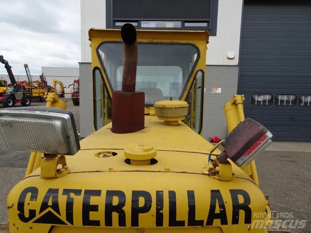 CAT D4D Buldozer sobre oruga