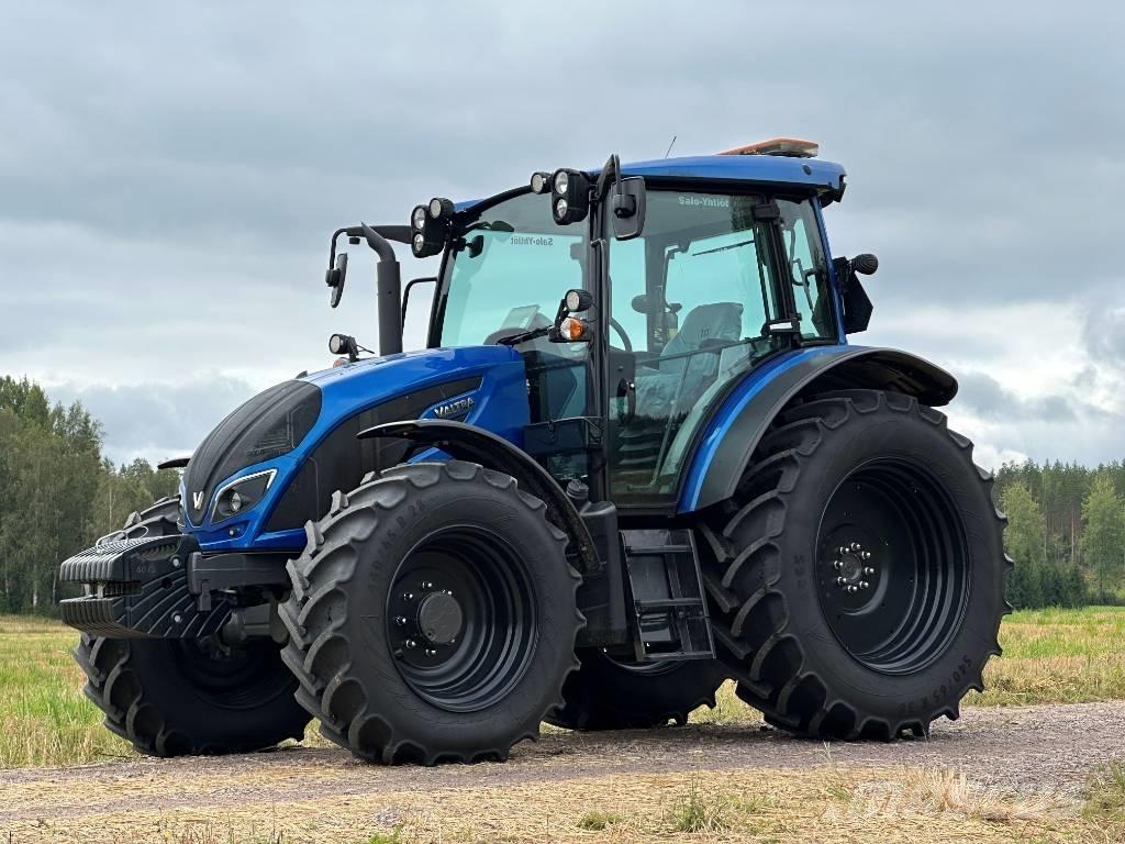 Valtra A 114 Tractores