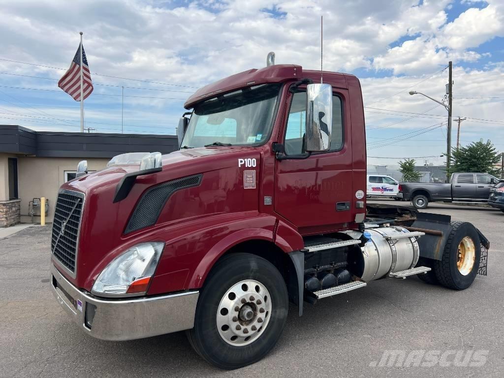 Volvo VNL 42 T300 Cabezas tractoras