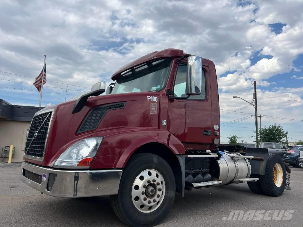 Volvo VNL 42 T300 Cabezas tractoras