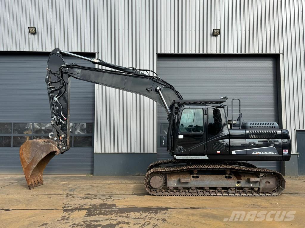 Doosan DX225LC-5 Excavadoras de cadenas