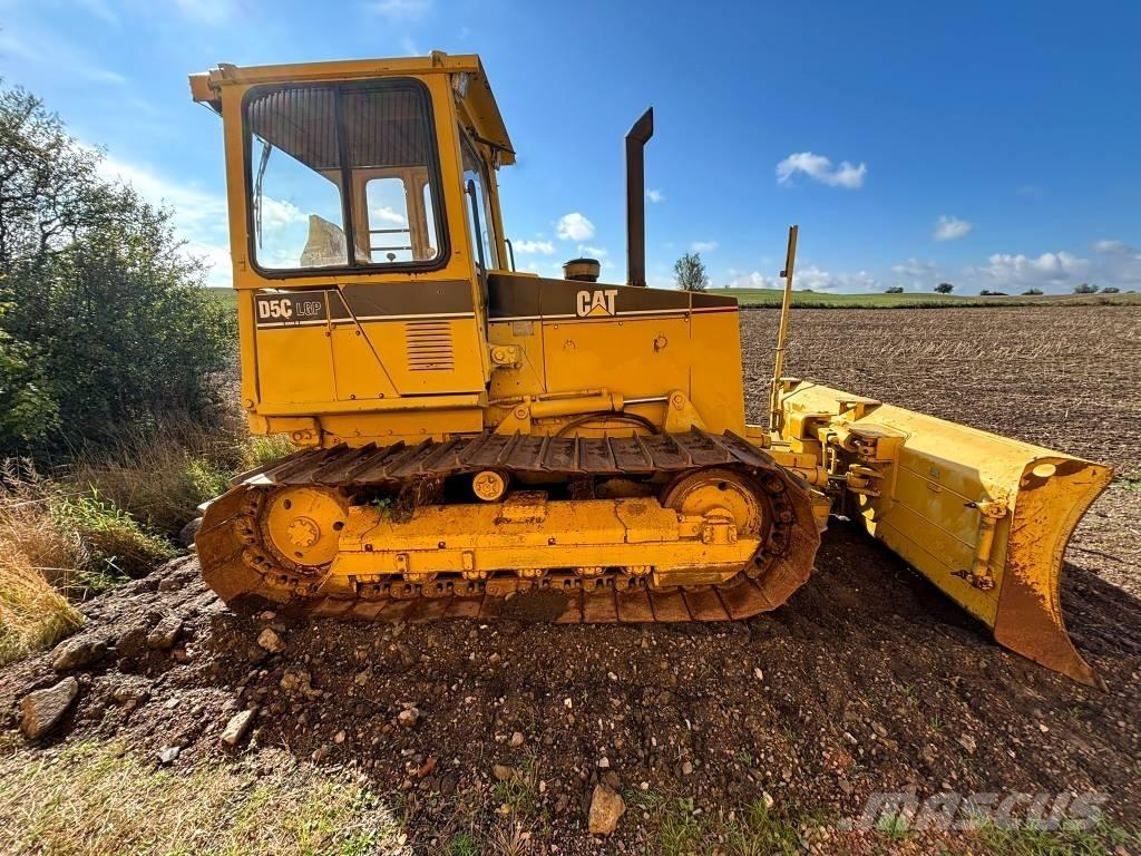 CAT D 5 C Buldozer sobre oruga