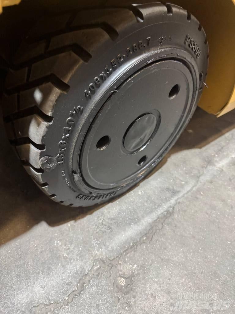 CAT EC30N2 Carretillas de horquilla eléctrica