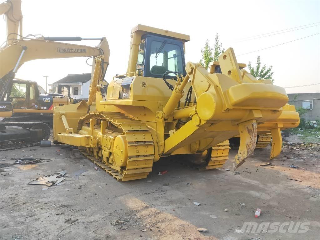 Komatsu D155AX-5 Buldozer sobre oruga