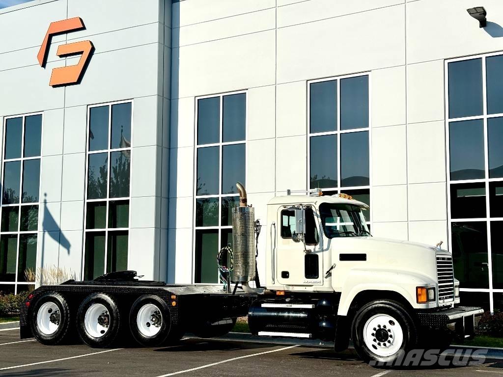 Mack CHU 613 Cabezas tractoras