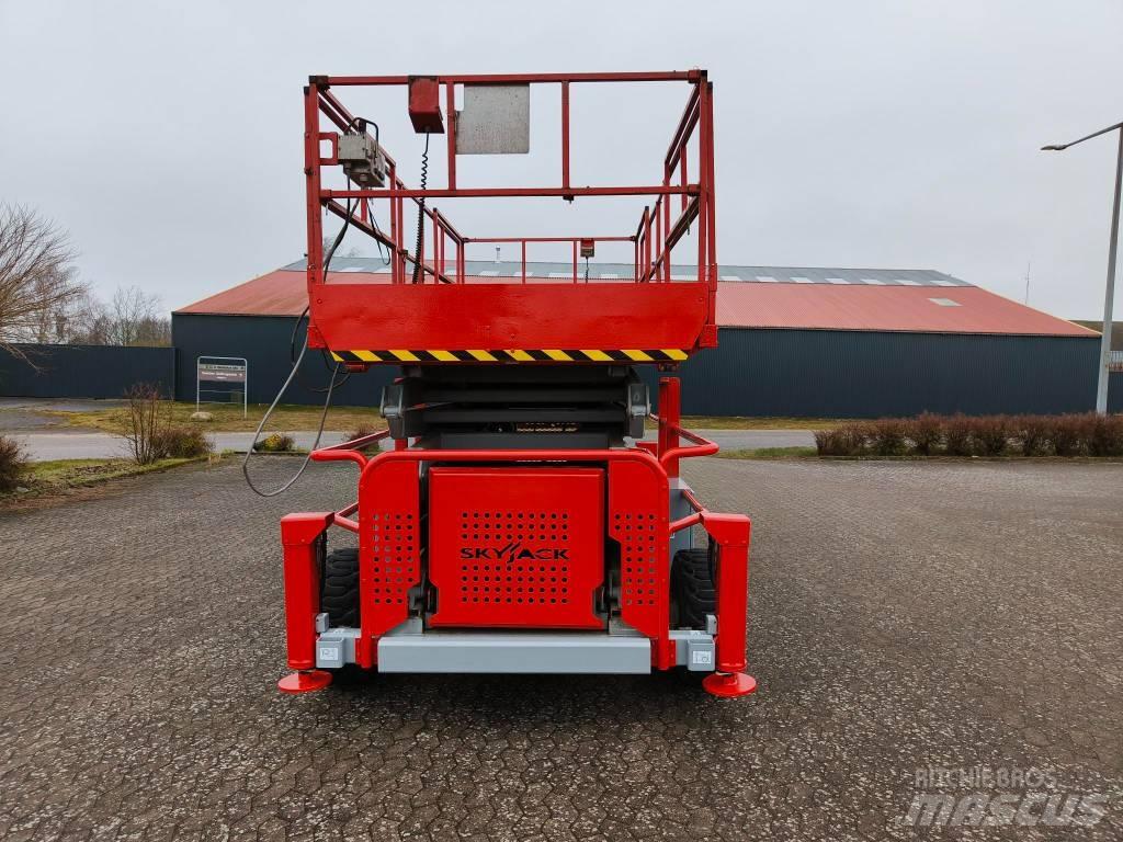 SkyJack SJ 9250 RT Plataformas tijera