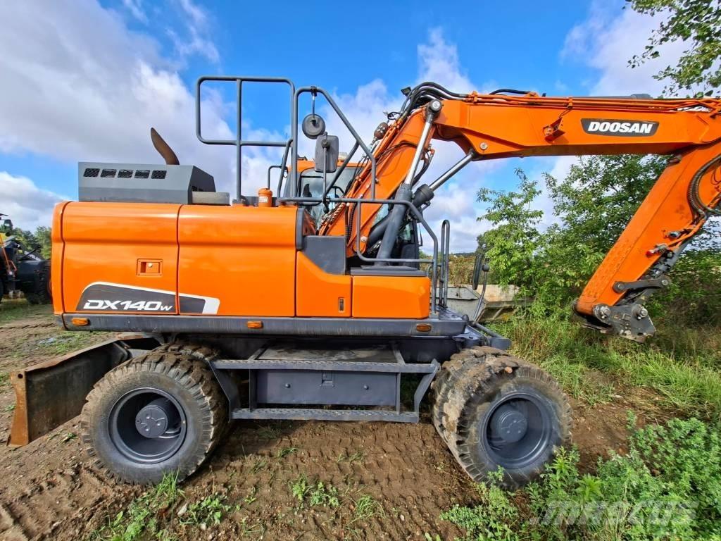 Doosan DX140W-5 Excavadoras de ruedas