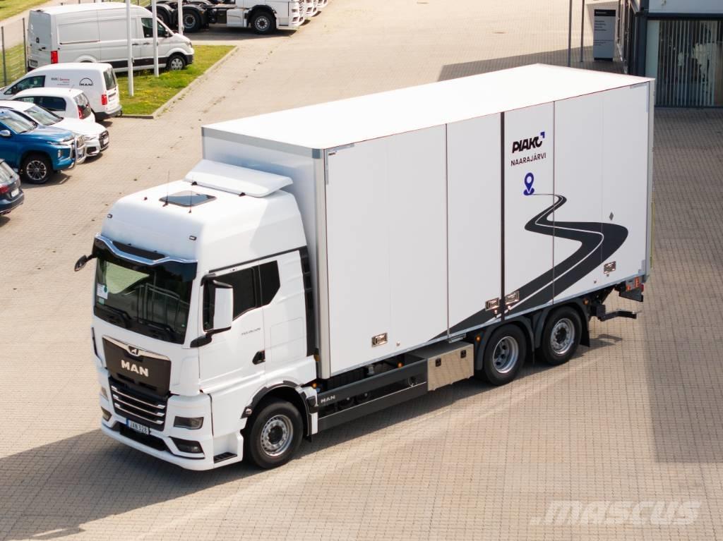 MAN TGX 26.520 6x2-4 Camiones caja cerrada