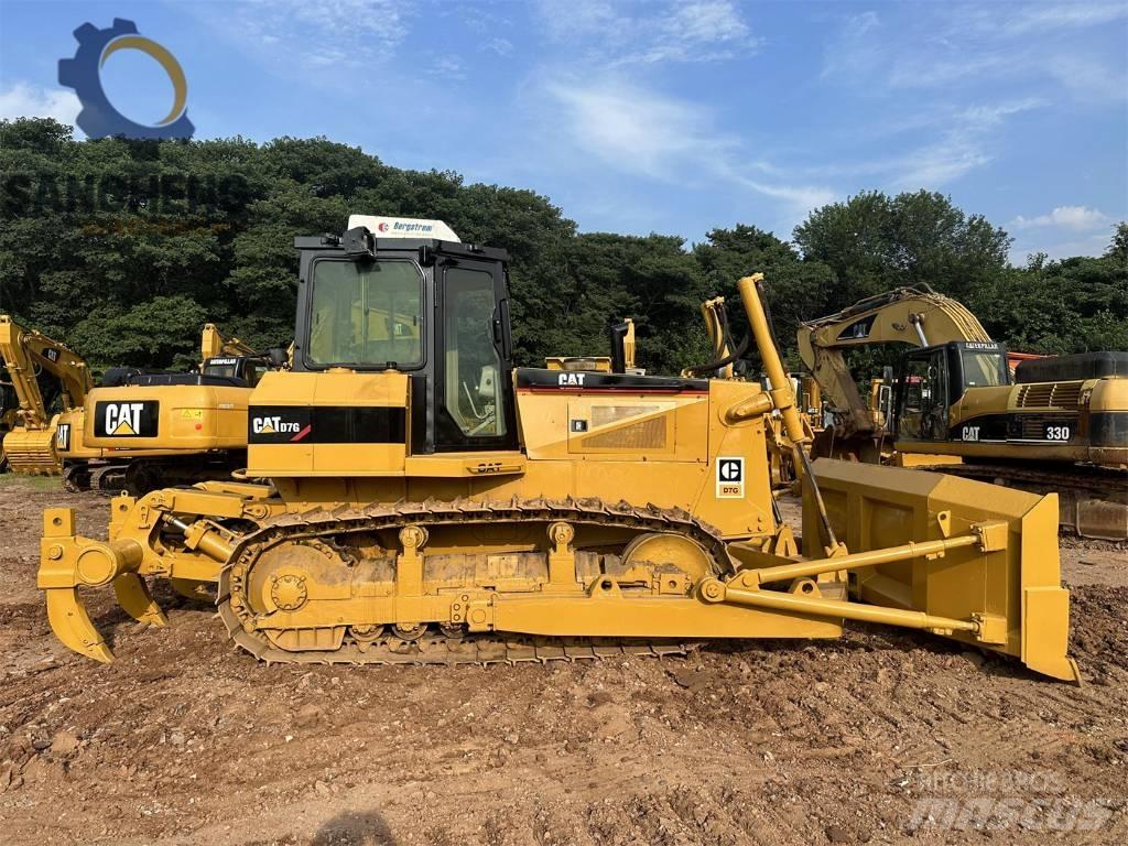 CAT D7G Buldozer sobre oruga