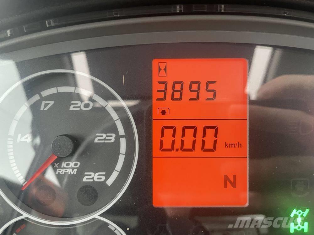 CLAAS Axos 340 CX Tractores