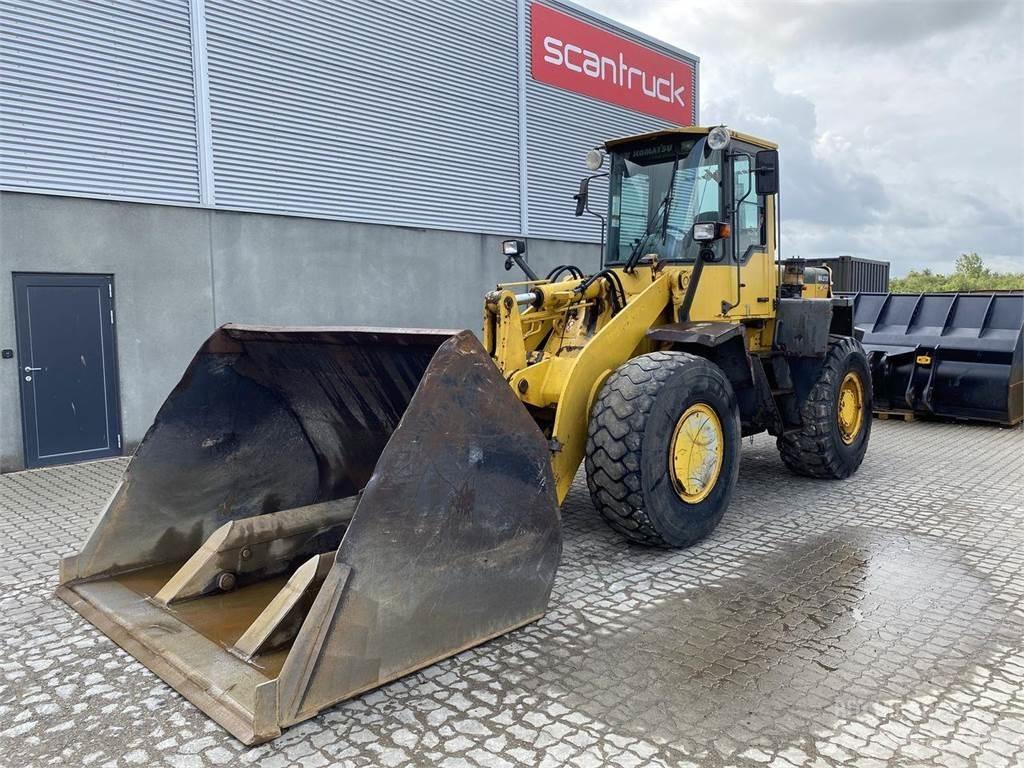 Komatsu WA270-3 Cargadoras sobre ruedas