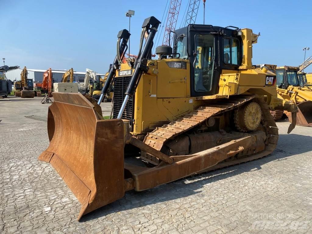 CAT D6T NVT Buldozer sobre oruga