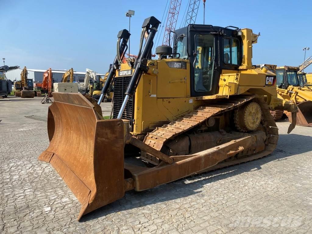 CAT D6T NVT Buldozer sobre oruga