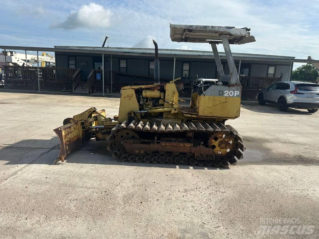 Komatsu D 20P-7 Buldozer sobre oruga