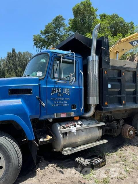 Mack CH613 8x4 2002 Camiones bañeras basculantes o volquetes