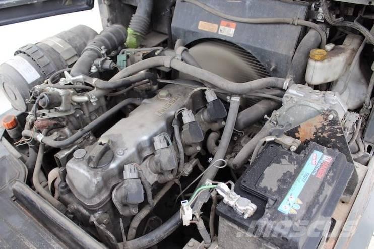 Nissan DX25LPG Carretillas LPG