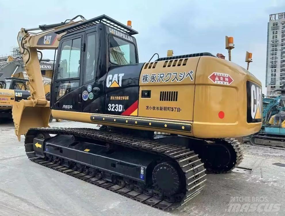 CAT 323 Excavadoras de cadenas