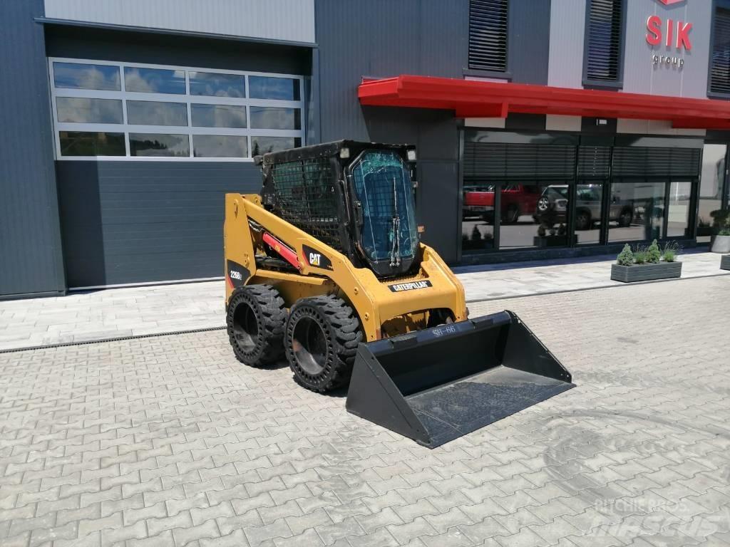 CAT 226 B 3 Minicargadoras