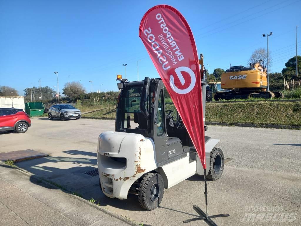 UniCarriers D32 Carretillas diesel