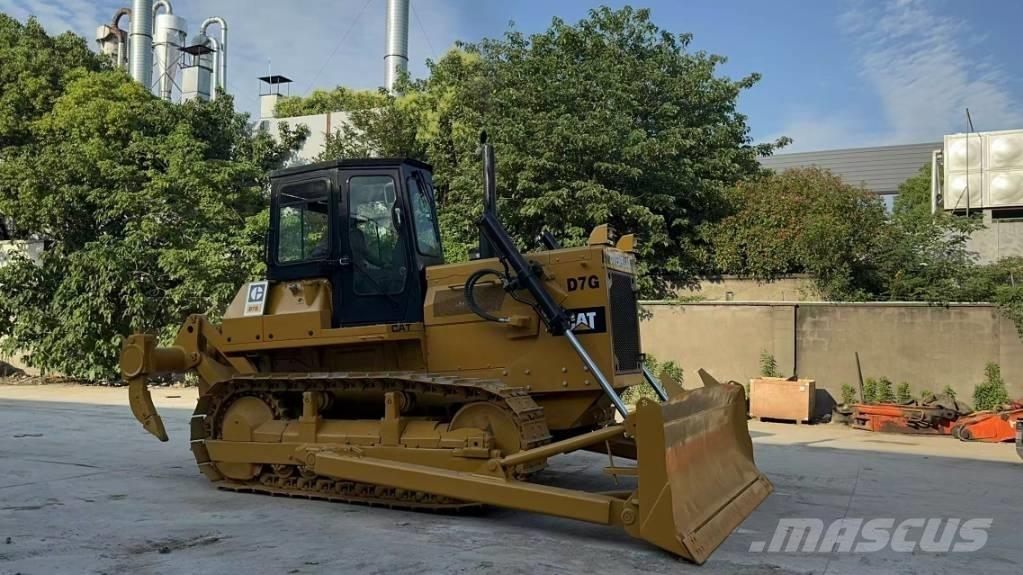 CAT D7G Buldozer sobre oruga