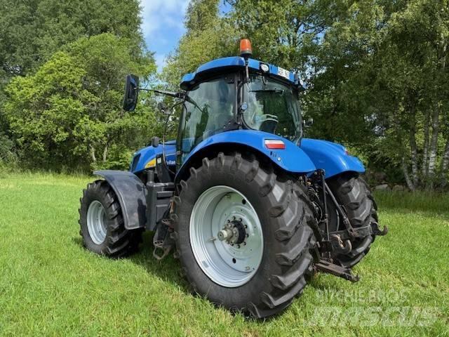 New Holland T 7030 Tractores