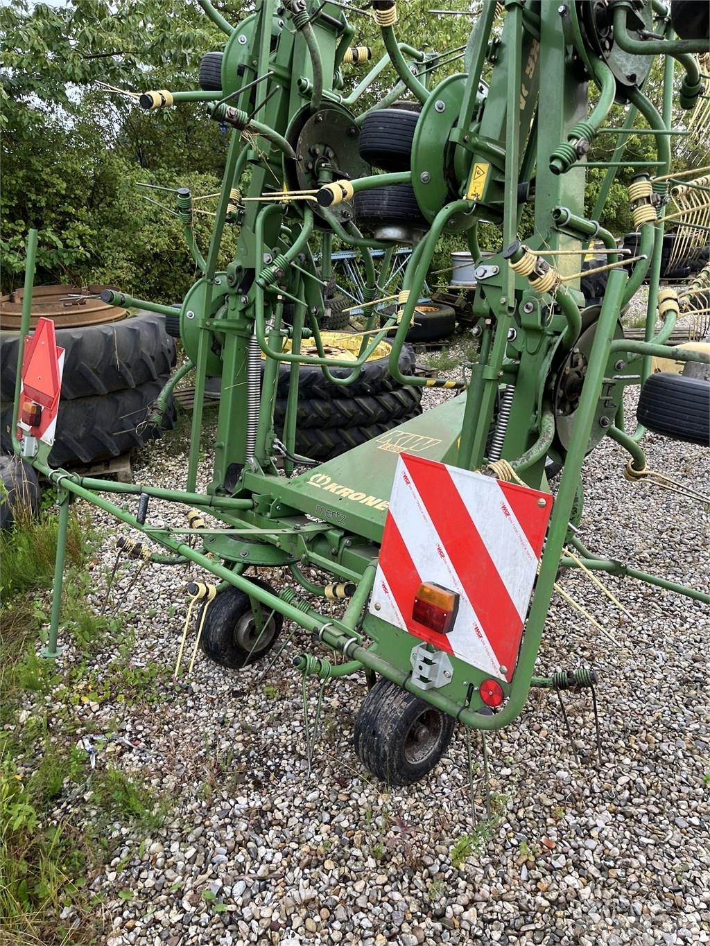 Krone KW 8.82/8 Rastrillos y henificadores
