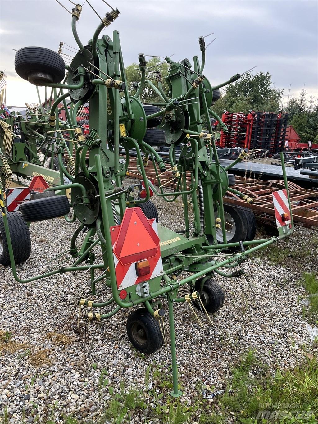 Krone KW 8.82/8 Rastrillos y henificadores