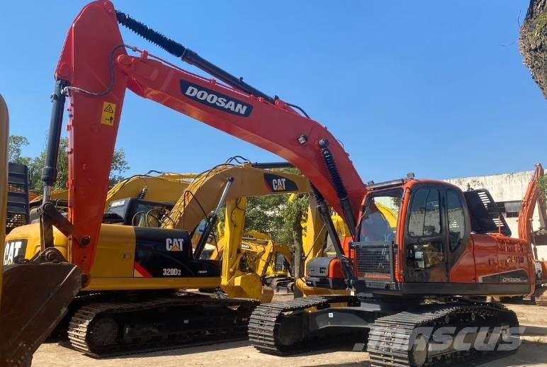 Doosan DX225 Excavadoras de cadenas