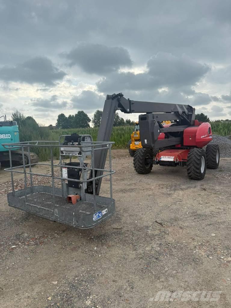 Manitou ATJ 200 Plataforma de trabajo articulada