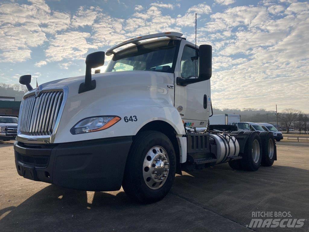 International LT Cabezas tractoras