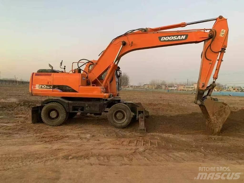 Doosan DH 210 W Excavadoras de ruedas