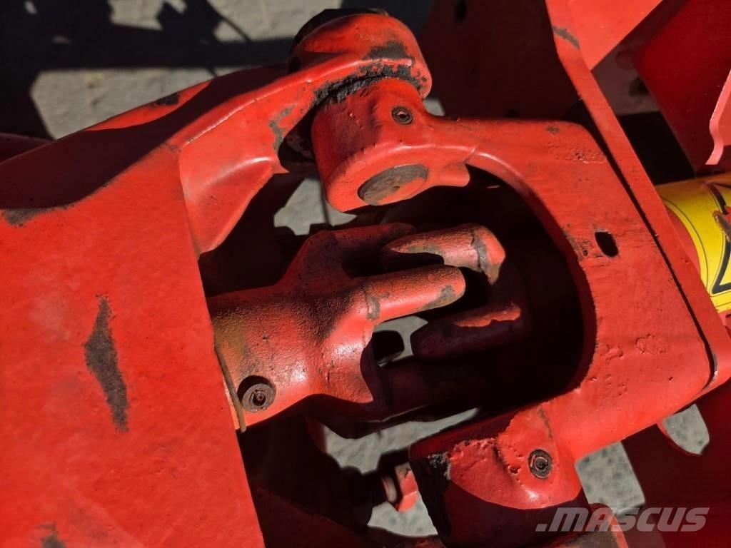 Kuhn GF 7601 MHO Rastrillos y henificadores