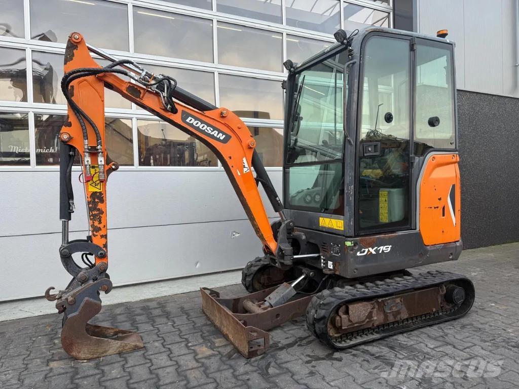 Doosan DX19 Mini excavadoras < 7t
