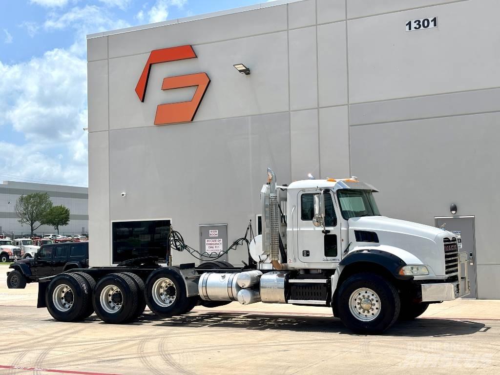 Mack Granite GU 813 Cabezas tractoras